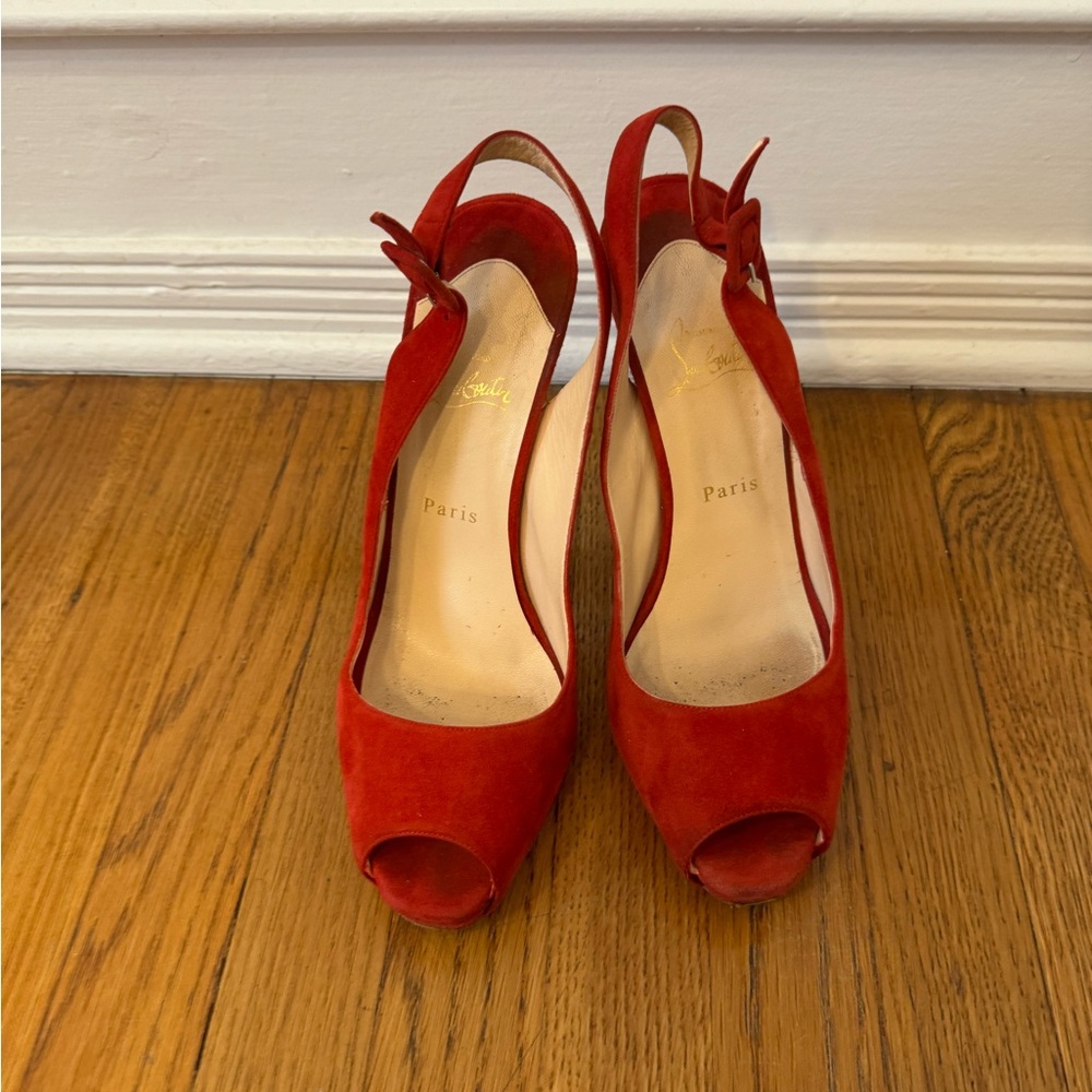 Size 41
Red suede Christian Louboutin sling back